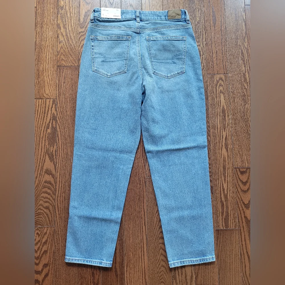American Eagle Curvy Mom Jean In Medium Vintage Strigid - Picture 2 of 4